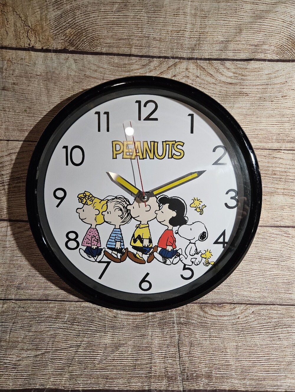 Peanuts snoopy wall clock